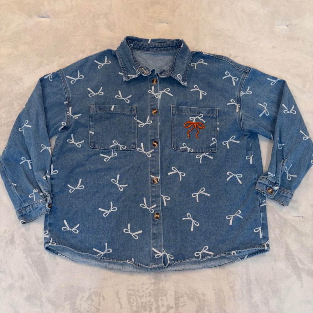 Dazy Blue Denim Bow‎ Print Button Down Shirt Medium Wash Long Sleeve Size M